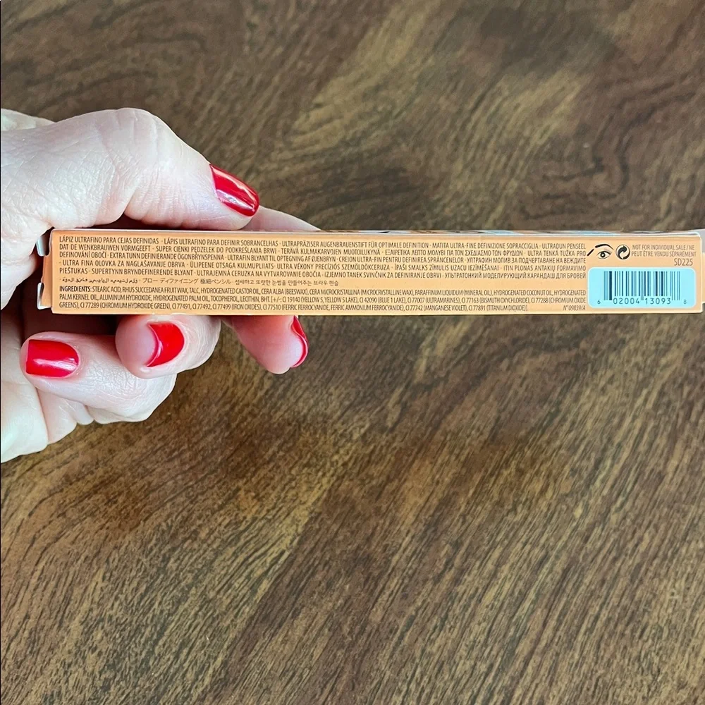 Benefit nwt precisely